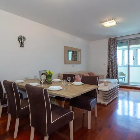 Zenta Apartment *